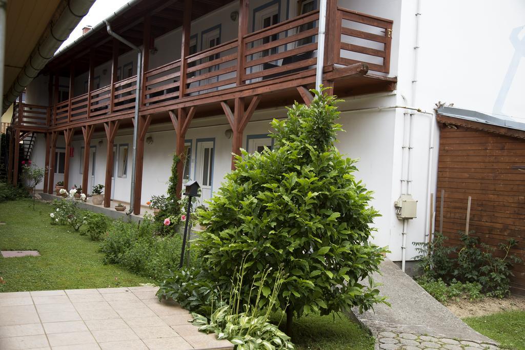 Hotel Zeta เลนตี ภายนอก รูปภาพ