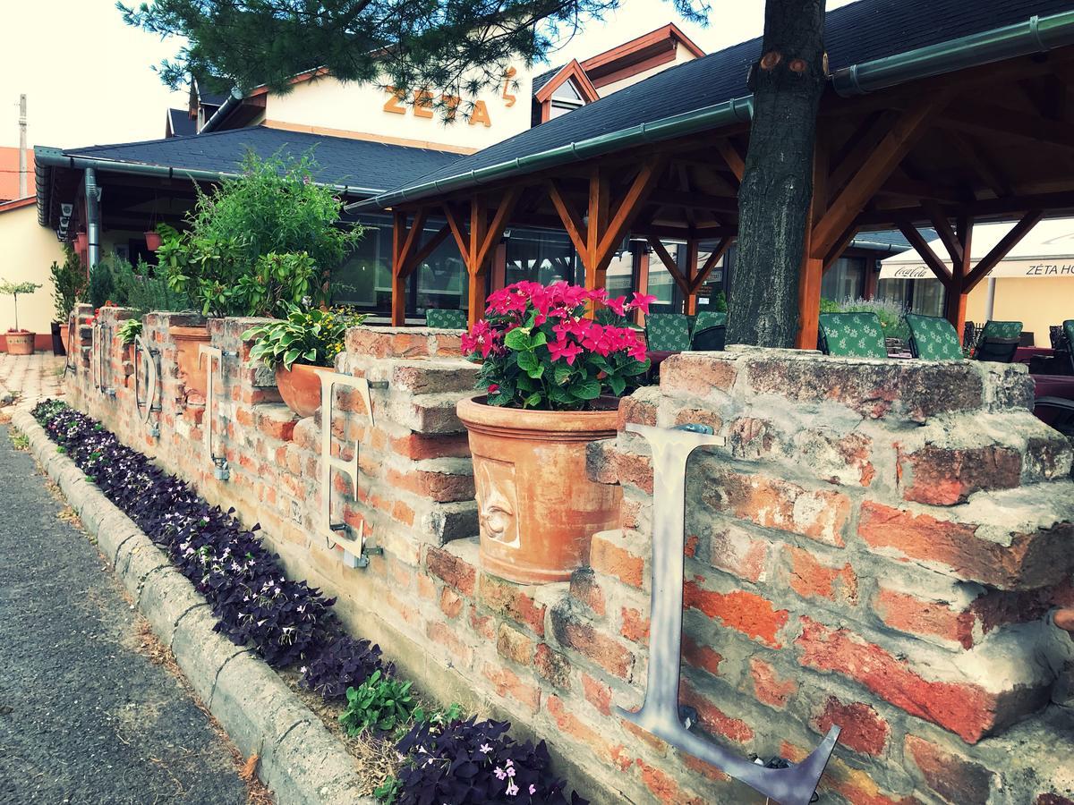 Hotel Zeta เลนตี ภายนอก รูปภาพ