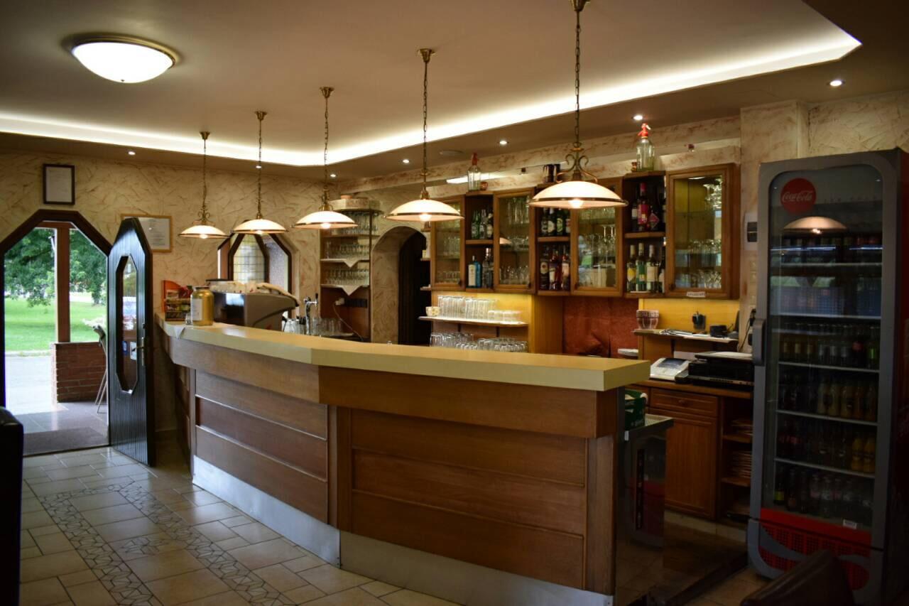 Hotel Zeta เลนตี ภายนอก รูปภาพ